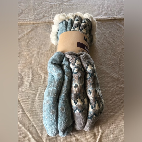 Muk Luks Two Pack Cabin Sock, Size Small/Medium New In Packaging - Picture 2 of 5